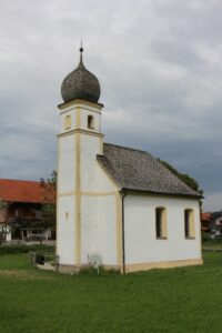 Leonhardikapelle in Fischbachau, OT Hundham